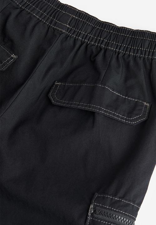 H&M - Loose fit cargo trousers - black