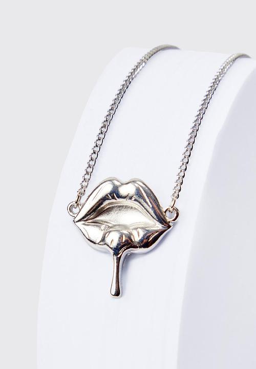 boohooMAN - Lips necklace - silver