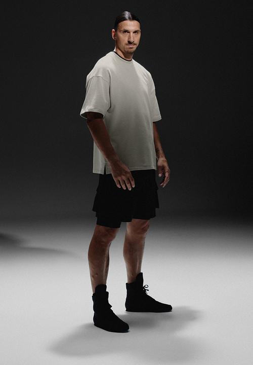 H&M - Drymove™ sports cargo shorts - black