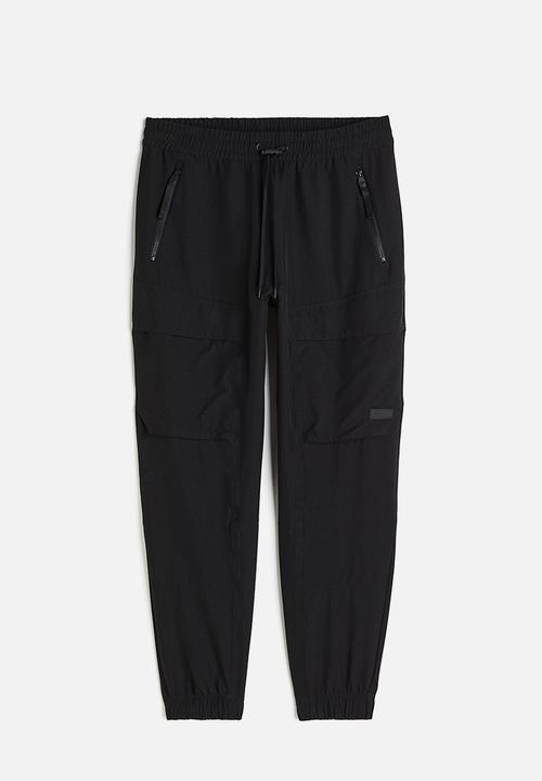 H&M - Drymove™ sports cargo shorts - black