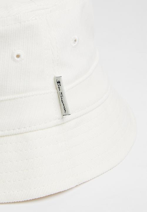 Ben Sherman - Corduroy Bucket Hat - Off White