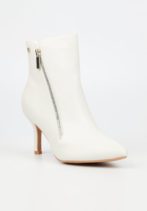Butterfly Feet - Lively 2 boot - white