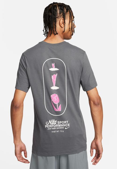 Nike -  Dri-FIT Fitness Tee Slub Gfx - Iron Grey
