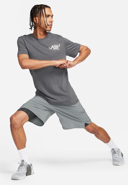 Nike -  Dri-FIT Fitness Tee Slub Gfx - Iron Grey