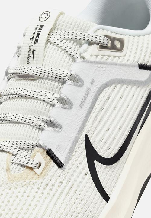 Nike - Nike pegasus 40 - sail/black-coconut milk/white