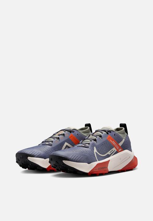 Nike - Nike zegama - light carbon/lt orewood brn/dragon red