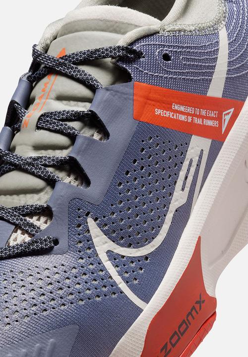 Nike - Nike zegama - light carbon/lt orewood brn/dragon red