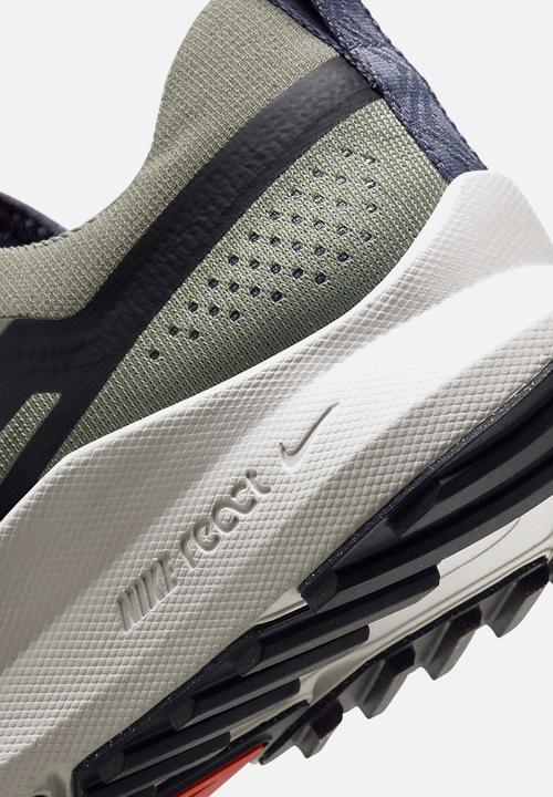 Nike - Nike pegasus trail 4 - dark stucco/black/lt orewood brn