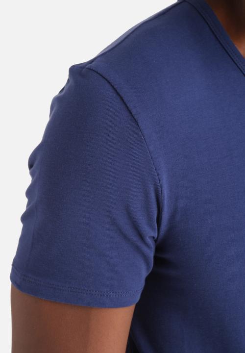 GUESS - Core Collection Tee