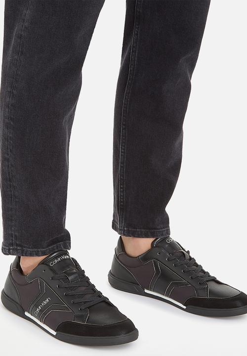 Calvin Klein - Low profile casual