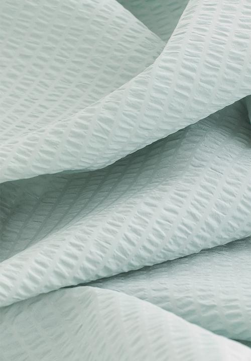 H&M - Seersucker shower curtain - green