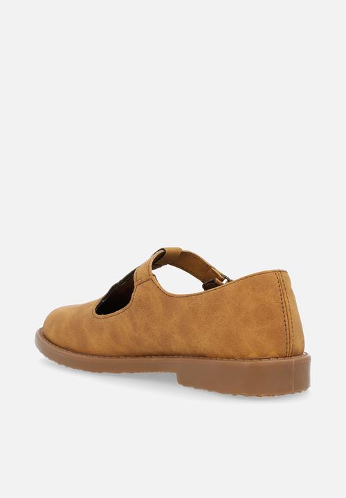 Pierre Cardin - Cara t-bar shoe - camel