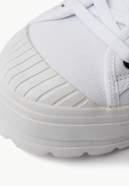 S.P.C.C - Surge Lo Sneaker - white