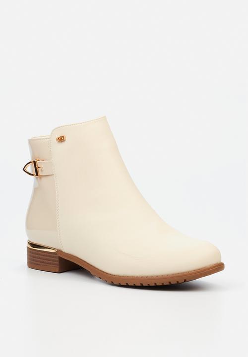 Miss Black - Hadar 10 ankle boot - bone