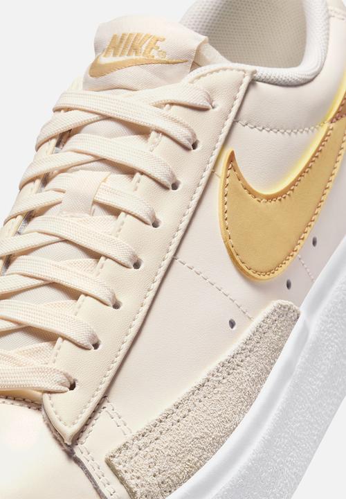 Nike - Blazer LoPlatform