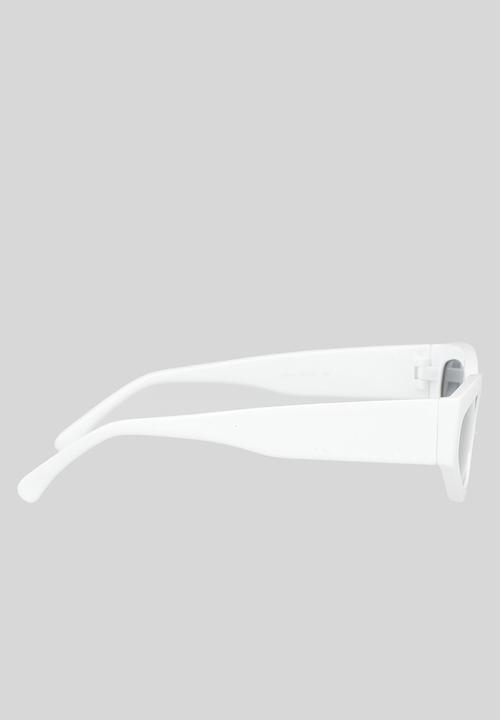 Superbalist - Hannah cateye sunglasses-white