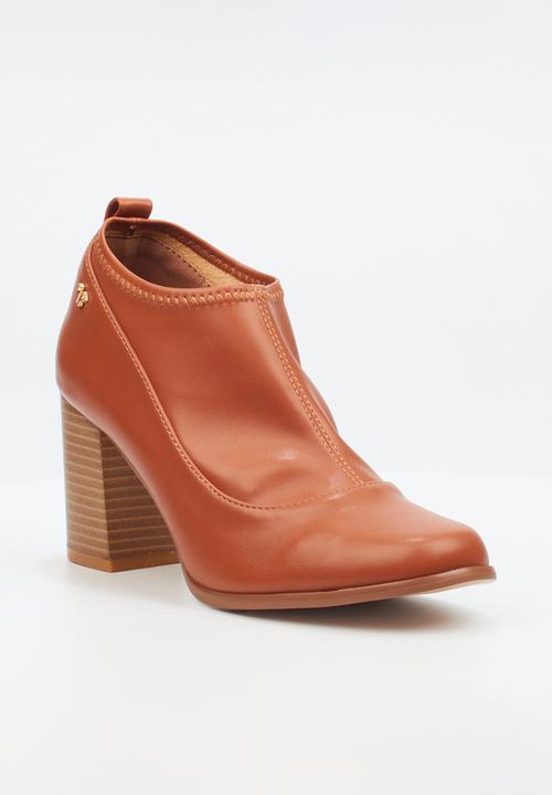 Butterfly Feet - Danika 1 block heel boot - tan
