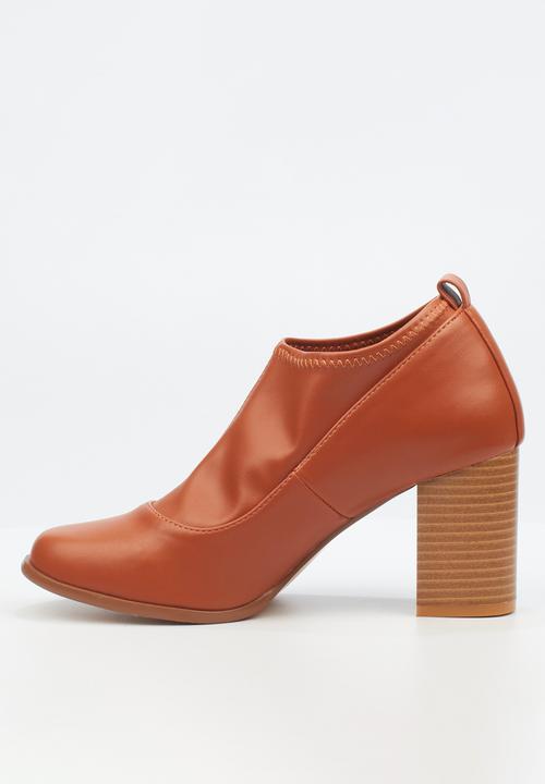 Butterfly Feet - Danika 1 block heel boot - tan