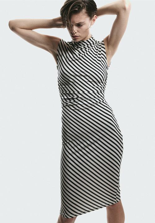 H&M - Gathered bodycon dress - beige