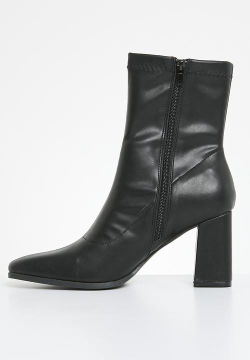 Plum - Juniper 2 block heel boot - black