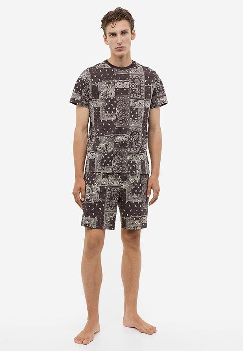 H&M - Regular fit pyjama t-shirt and shorts - brown