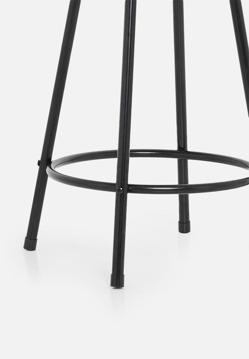 H&S - Umbridge stool-walnut