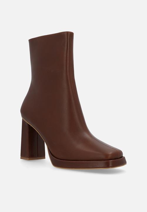Steve Madden - Freya block heel boot - brown