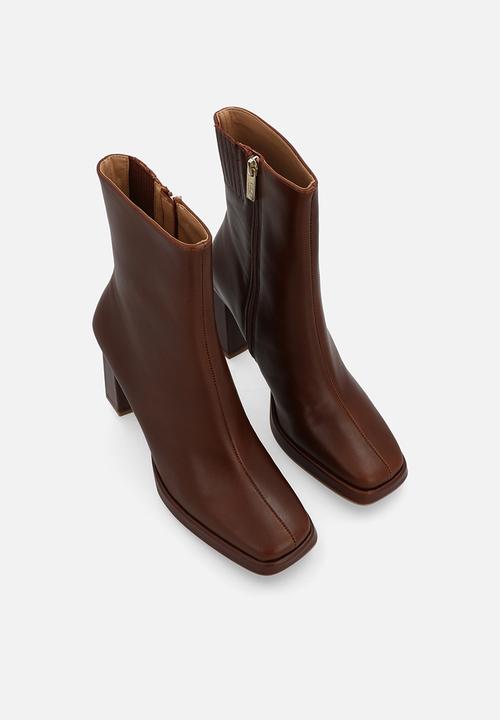 Steve Madden - Freya block heel boot - brown
