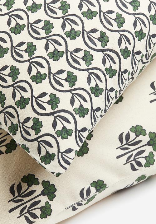 H&M - 2-Pack printed cushion covers - Dark green floral