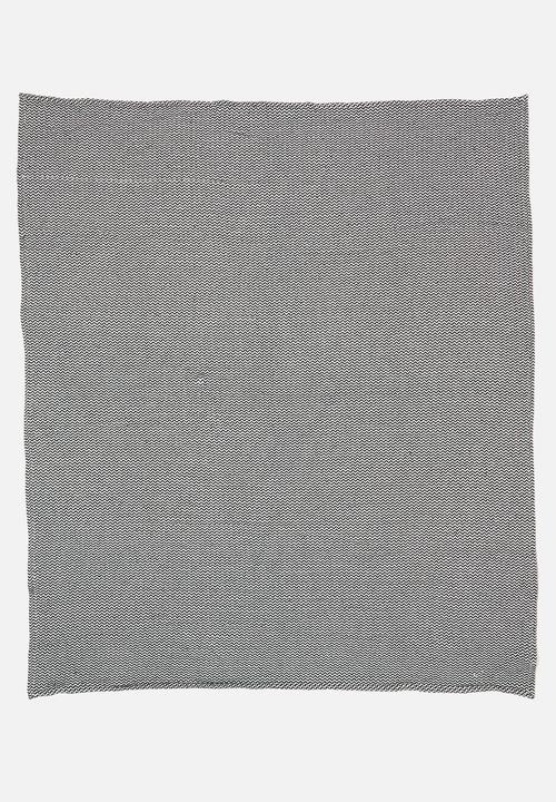 H&S - Herringbone cotton throw - charcoal