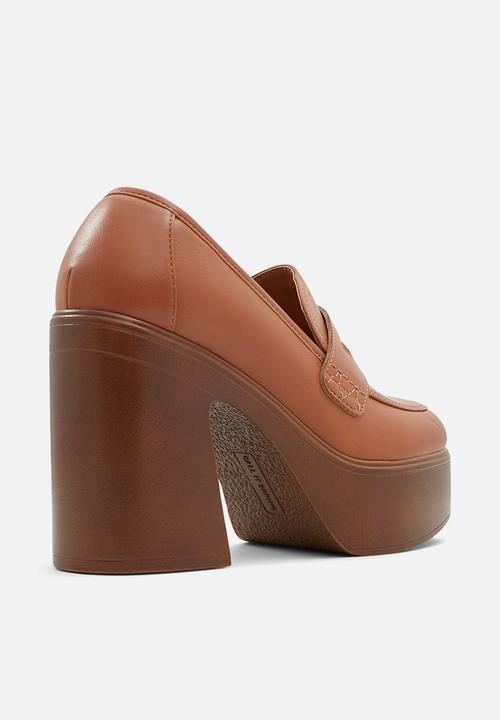 Call It Spring - Sharey platform heel - light brown