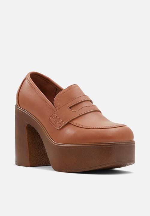 Call It Spring - Sharey platform heel - light brown