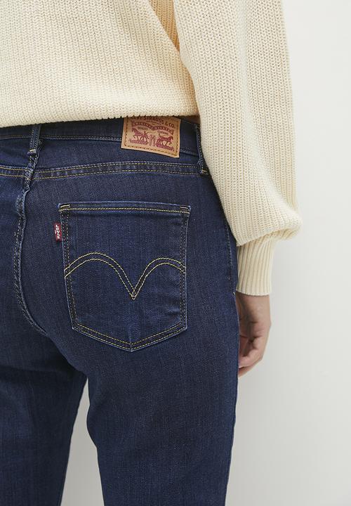 Levi’s® - Curvy Straight Jeans ZA - Outside The Screen 