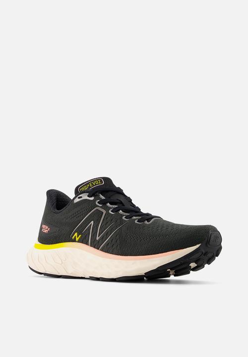 New Balance  - Fresh Foam X EVOZ v3 - Black