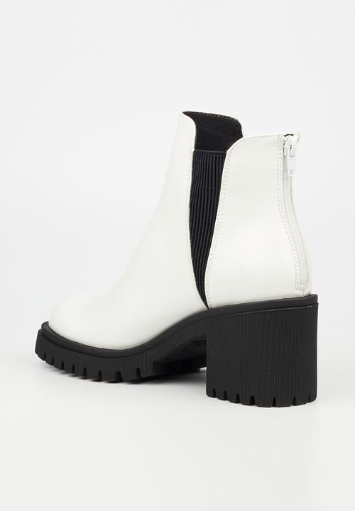 Miss Black - Atlas 2 chelsea boot - white