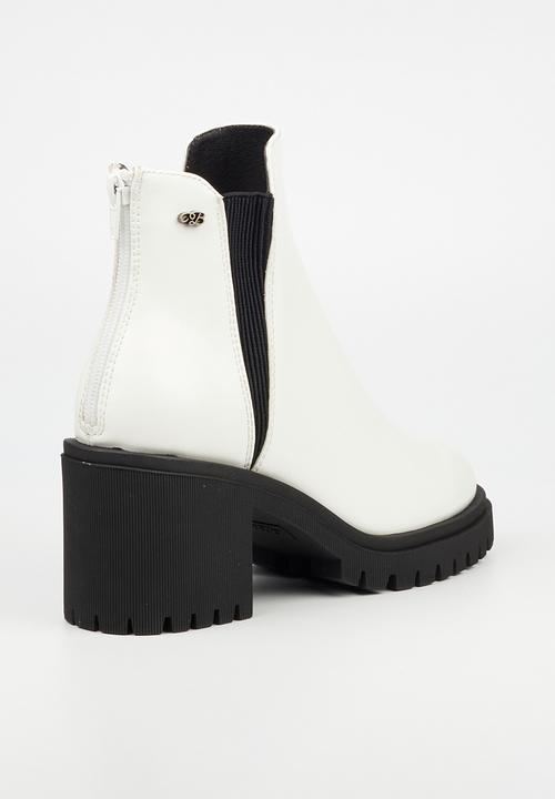 Miss Black - Atlas 2 chelsea boot - white
