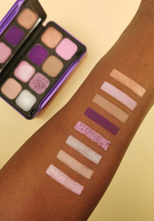 Revolution - Forever Flawless Dynamic Mesmerized Eyeshadow Palette
