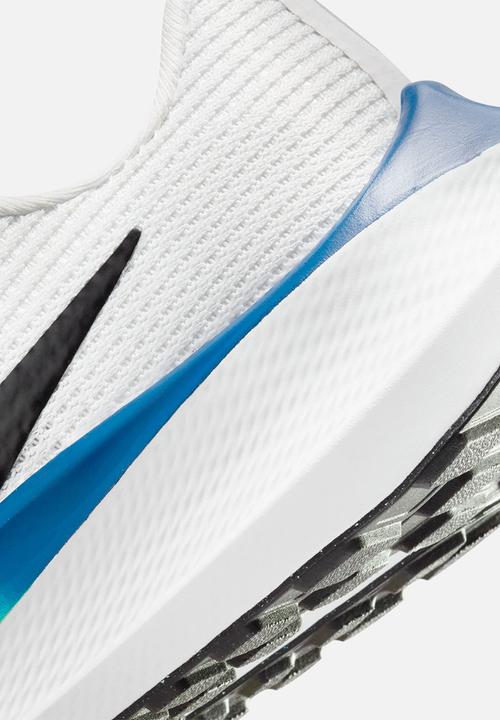 Nike - Nike Air Zoom Pegasus 40 - Platinum Tint/Black-White-Green Strike