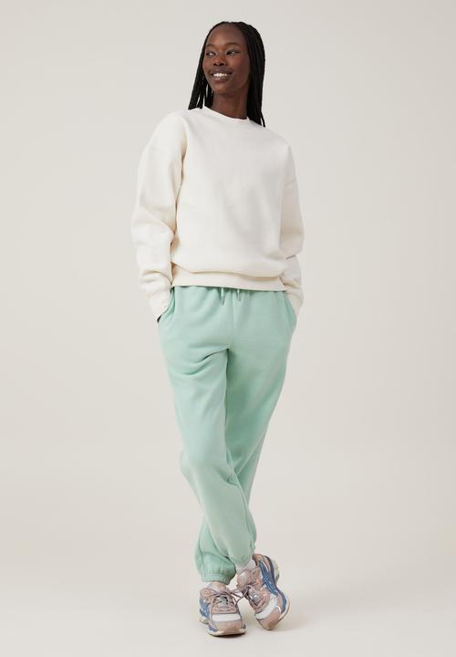Cotton On - Plush Essential Crew Jumper - Coconut Milk