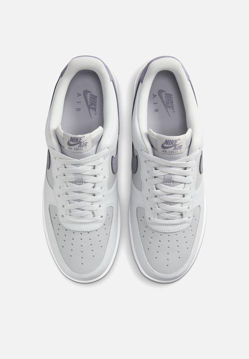 Nike - AIR FORCE 1 '07 LV8