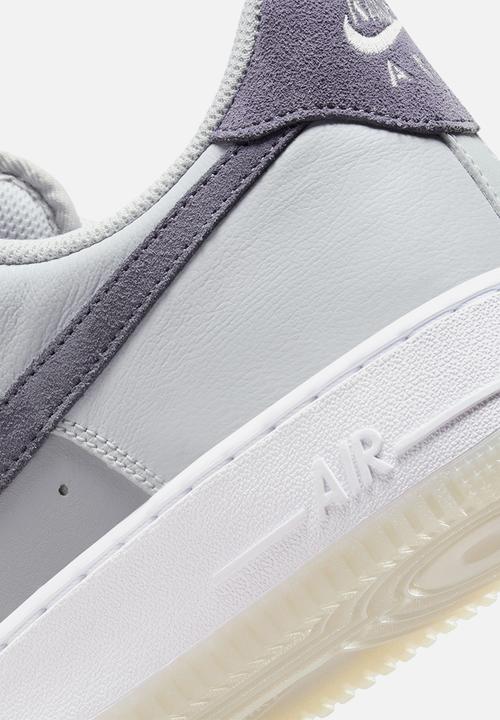 Nike - AIR FORCE 1 '07 LV8