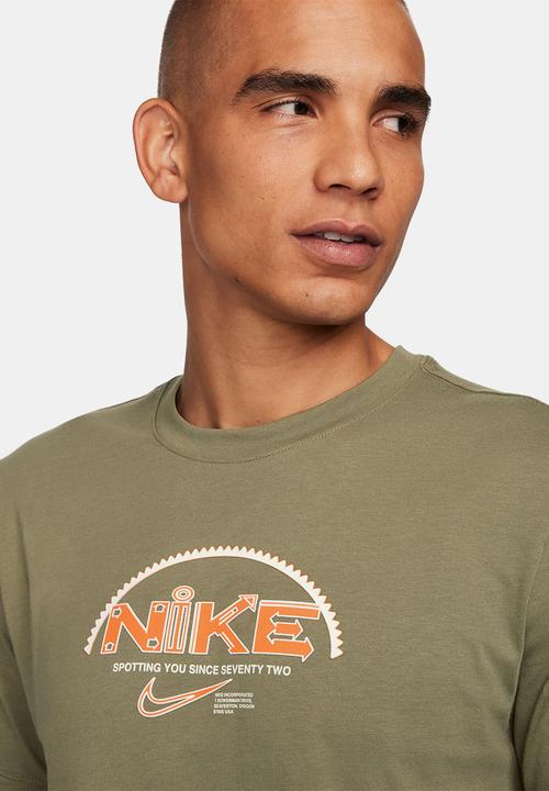 Nike - GU type tee - medium olive