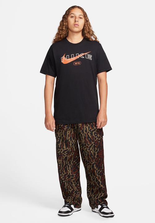 Nike - NSW Club graphic Tee  - Black