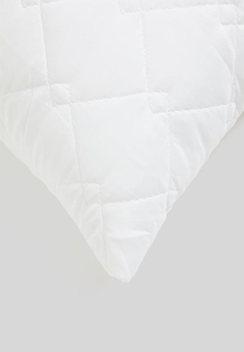 Sixth Floor - Quilted king pillow protector - white