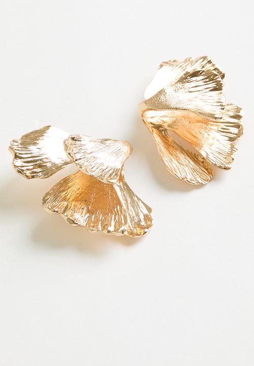 Superbalist - Flower stud earrings - gold