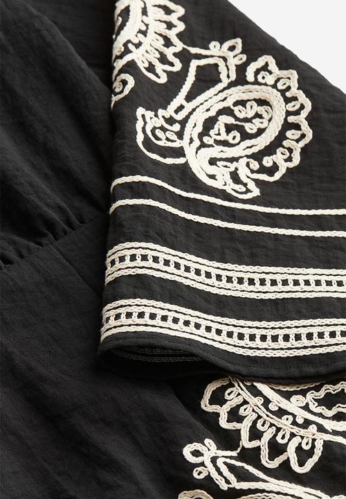 H&M - Embroidered dress - black embroidered