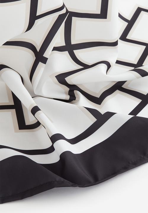 H&M - Patterned shower curtain - white