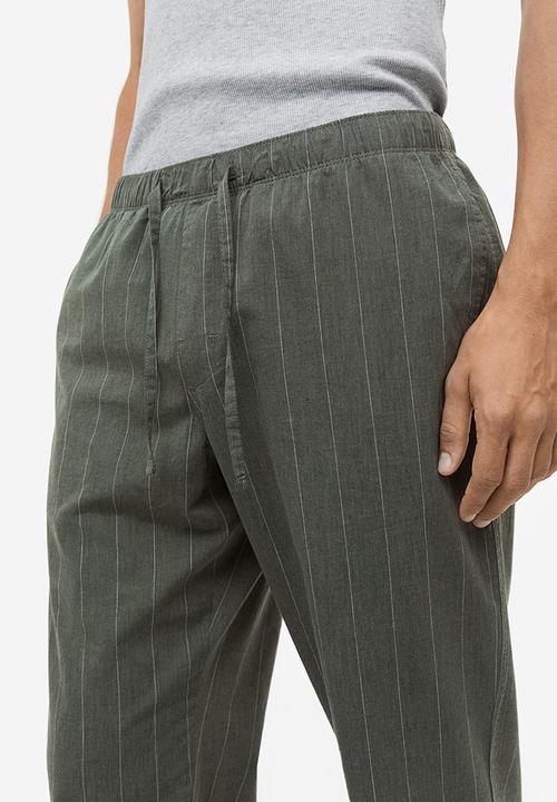 H&M - Relaxed fit pyjama bottoms - Dark green Pinstriped