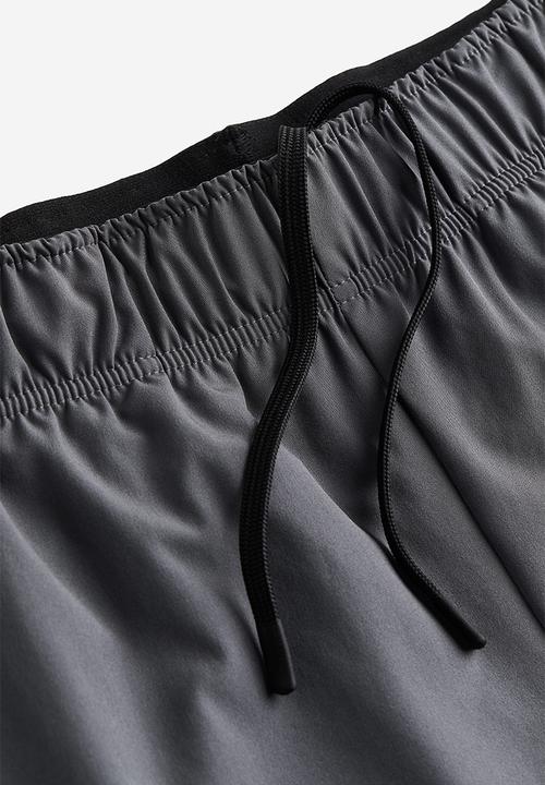 H&M - Drymove™ training shorts in 4-way stretch - grey