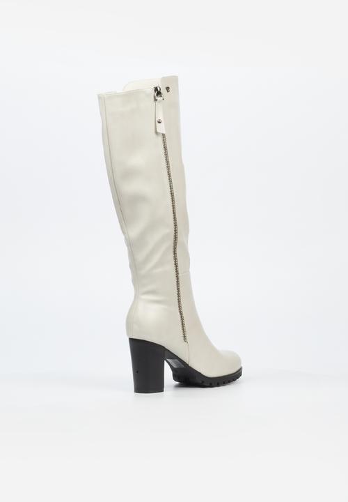 Butterfly Feet - June 5 block heel boot - ivory